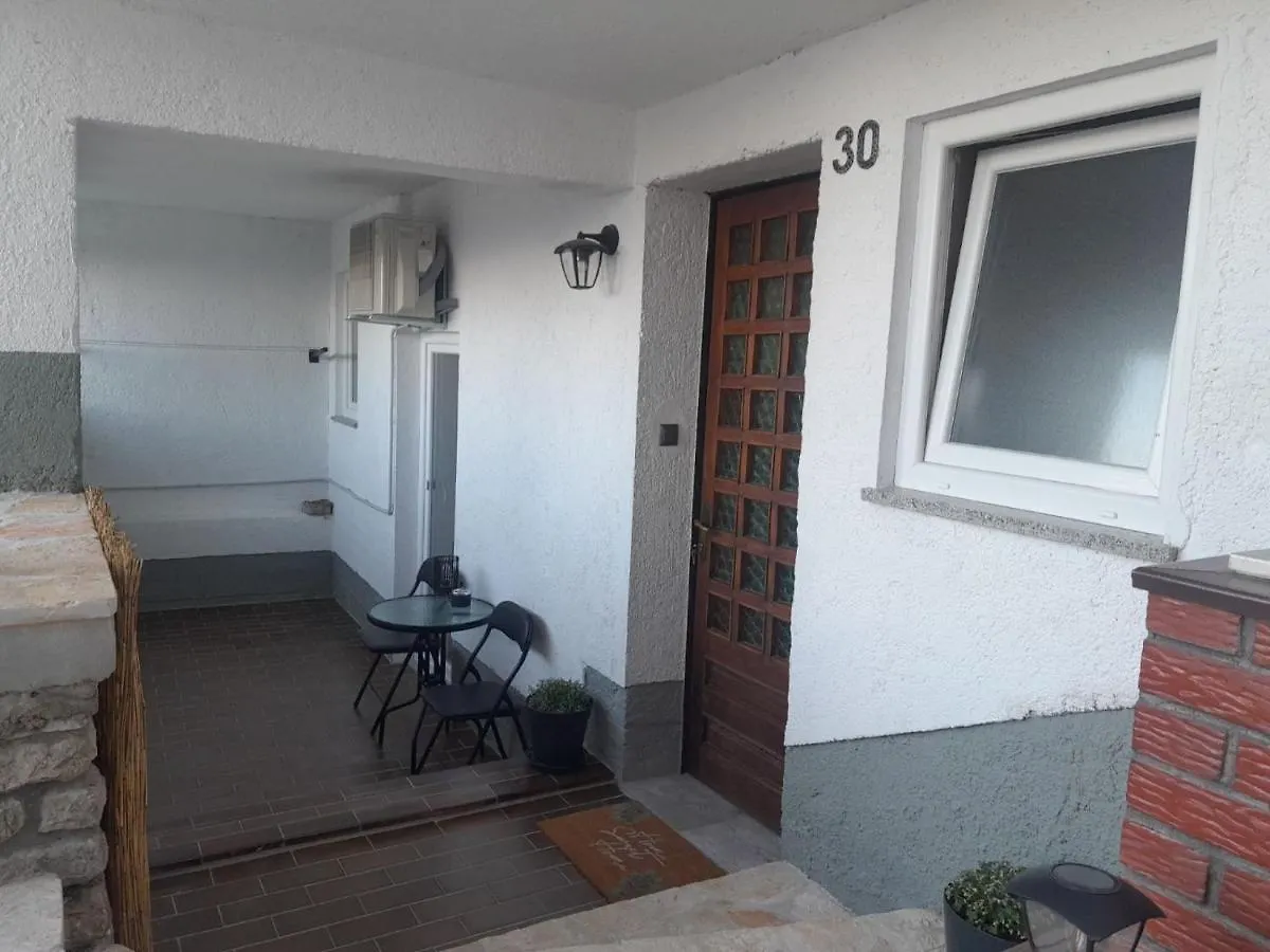 Apartment Tami With Swimming Pool 로브란