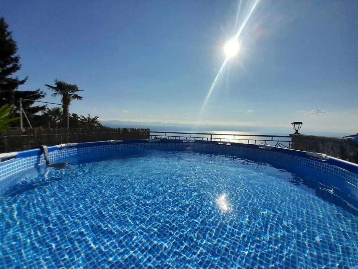 Apartment Tami With Swimming Pool Lovran