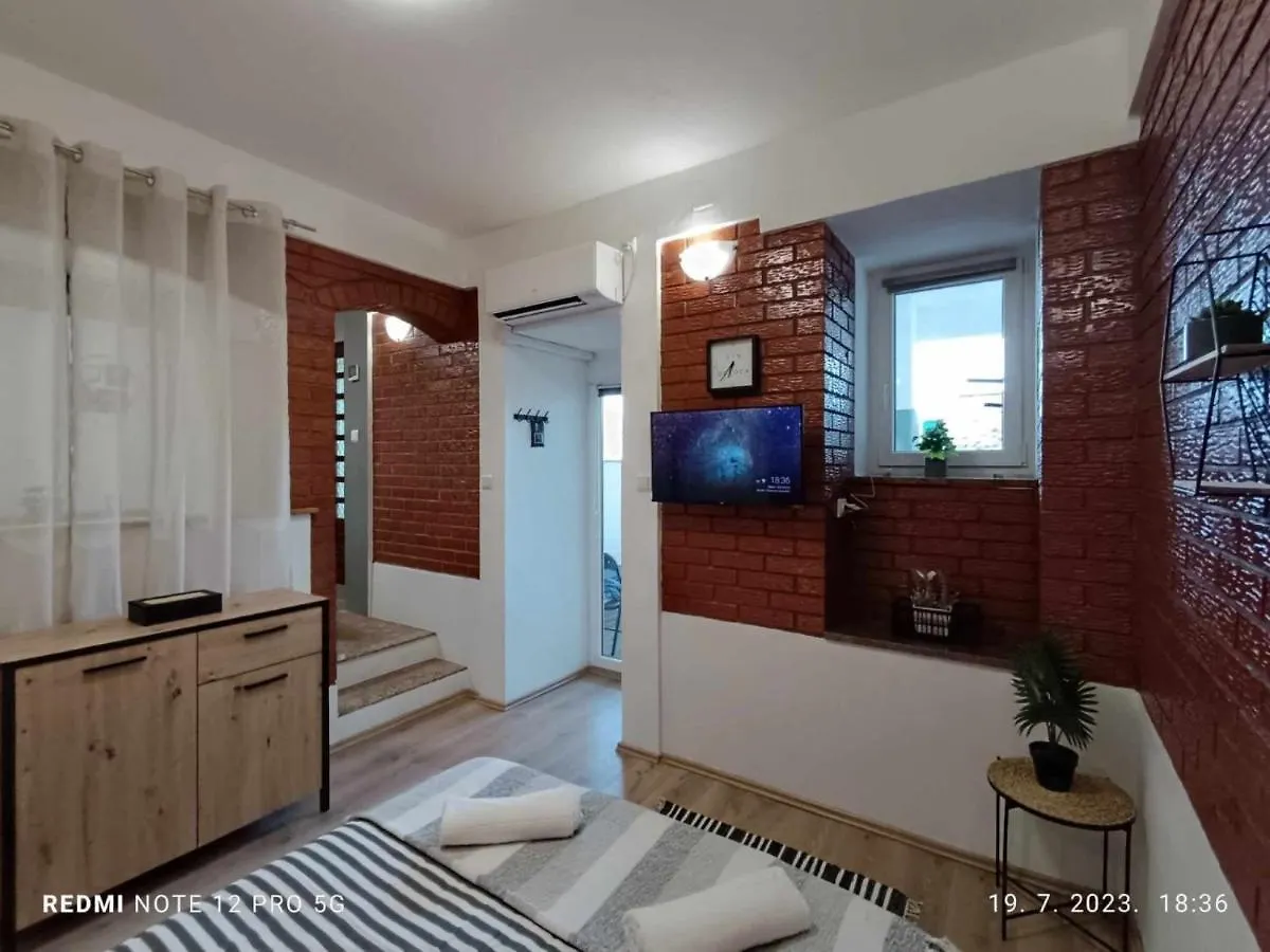 Apartment Tami With Swimming Pool 로브란