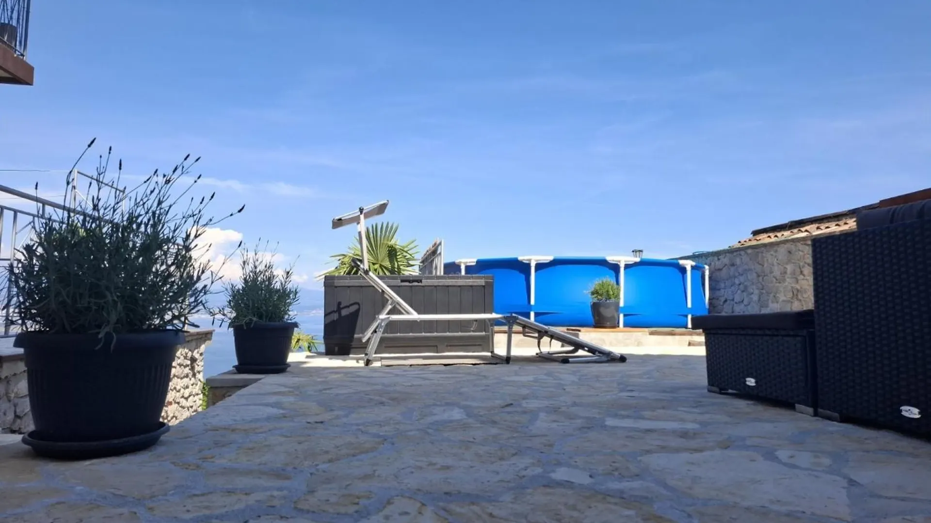 Apartment Tami With Swimming Pool Lovran 0*,