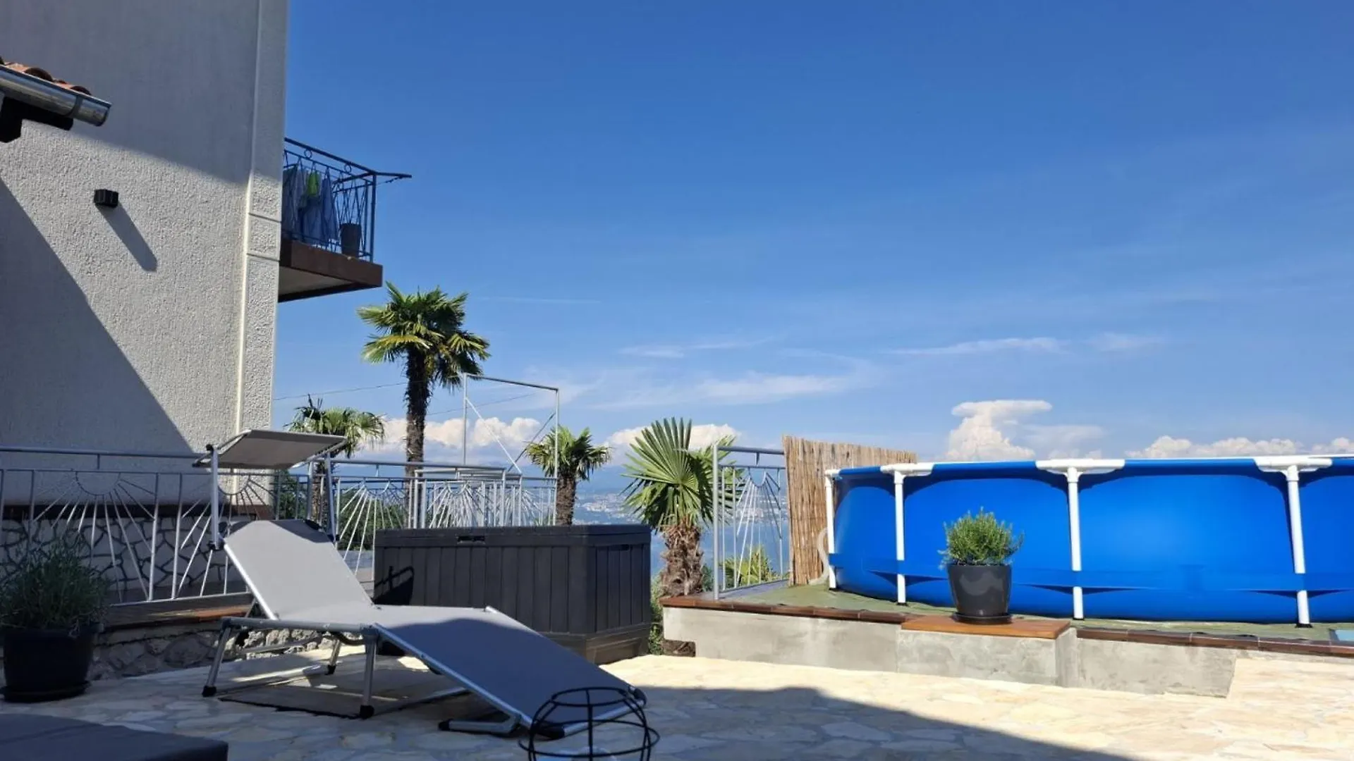 Apartment Tami With Swimming Pool Lovran
