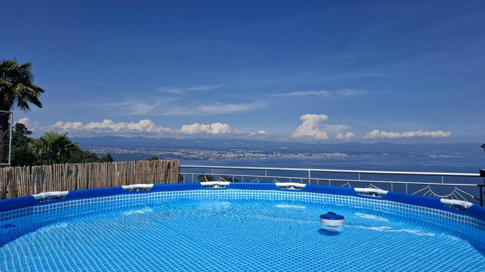 Apartment Tami With Swimming Pool Lovran